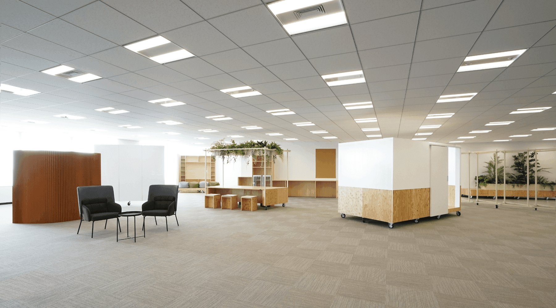 遊び心あふれる「動く什器」で、自由自在に変化するオフィス