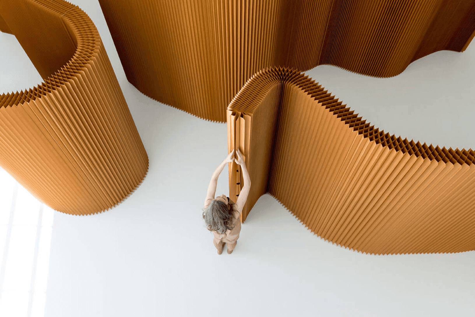 デザイン性と機能性を兼ね備えたパーテーション「molo softwall」